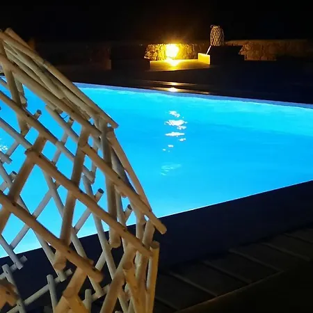 Terra White Seaview Pool & Appartamento