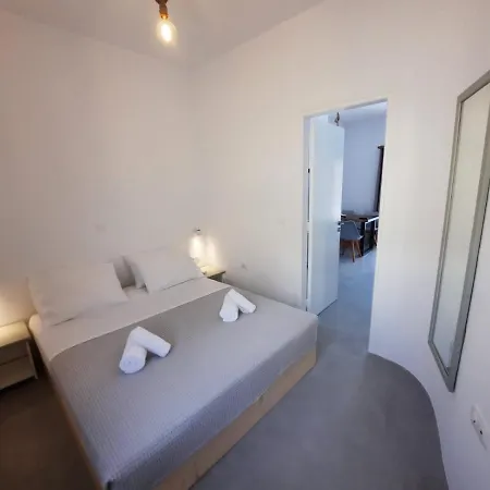 Terra White Seaview Pool & Apartment *